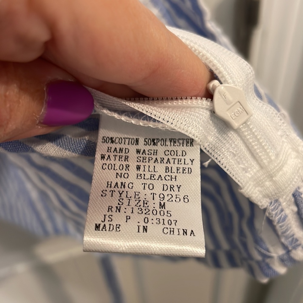 size medium blouse - Picture 3 of 3
